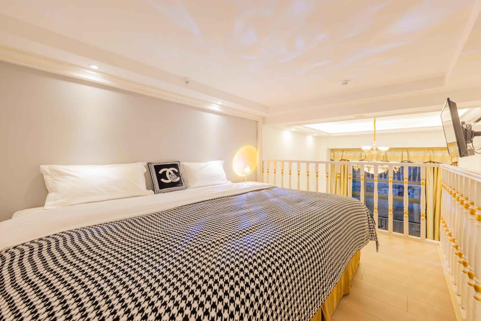 Lavendar Duplex Apartment Guangzhou Exterior photo